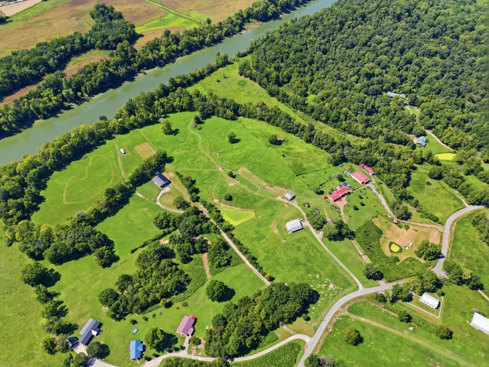 341 Horseshoe Bend Ln Elmwood, TN 38560