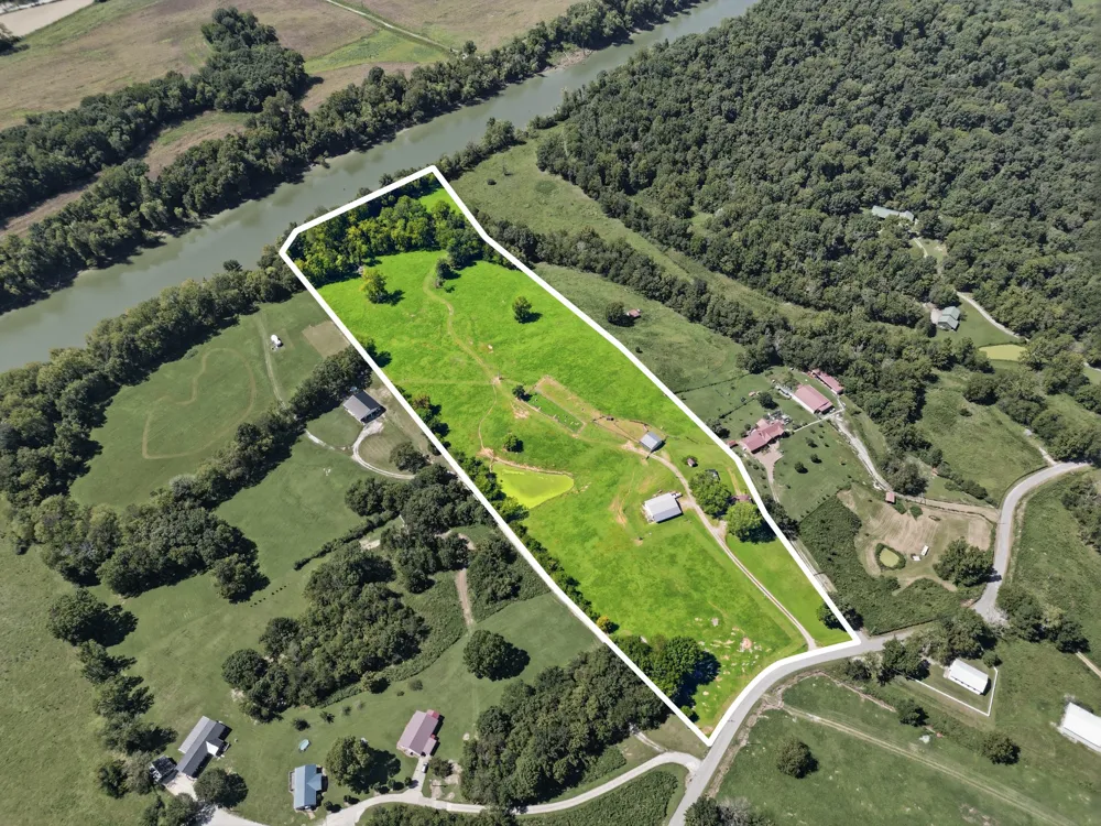 341 Horseshoe Bend Ln Elmwood, TN 38560