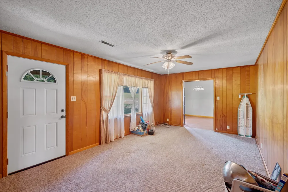 341 Horseshoe Bend Ln Elmwood, TN 38560