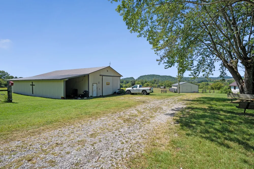 341 Horseshoe Bend Ln Elmwood, TN 38560