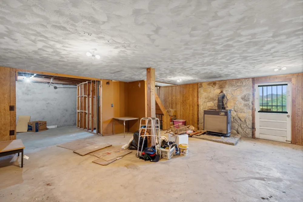 341 Horseshoe Bend Ln Elmwood, TN 38560