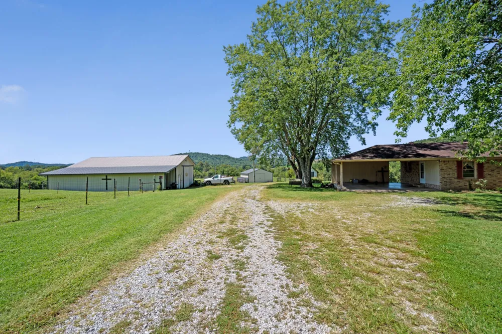 341 Horseshoe Bend Ln Elmwood, TN 38560