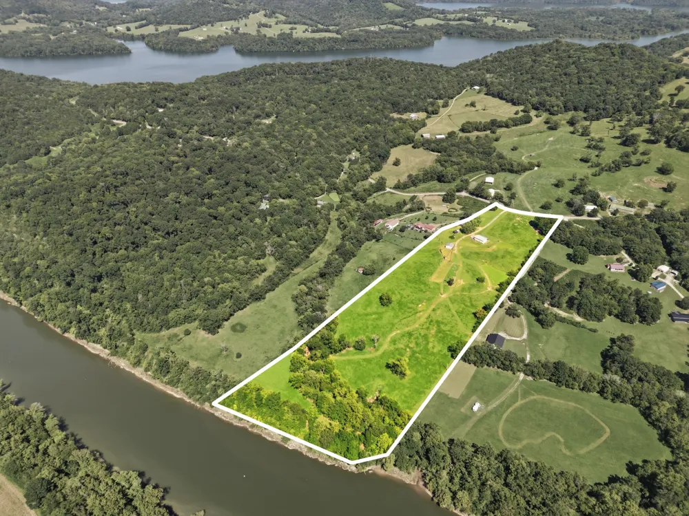 341 Horseshoe Bend Ln Elmwood, TN 38560