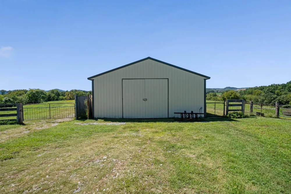 341 Horseshoe Bend Ln Elmwood, TN 38560