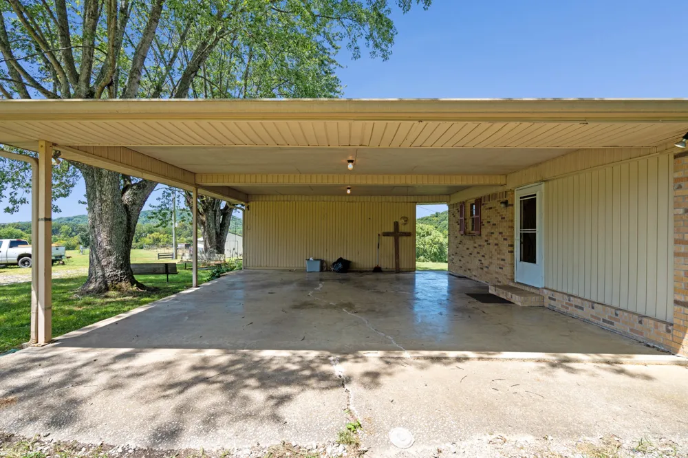 341 Horseshoe Bend Ln Elmwood, TN 38560