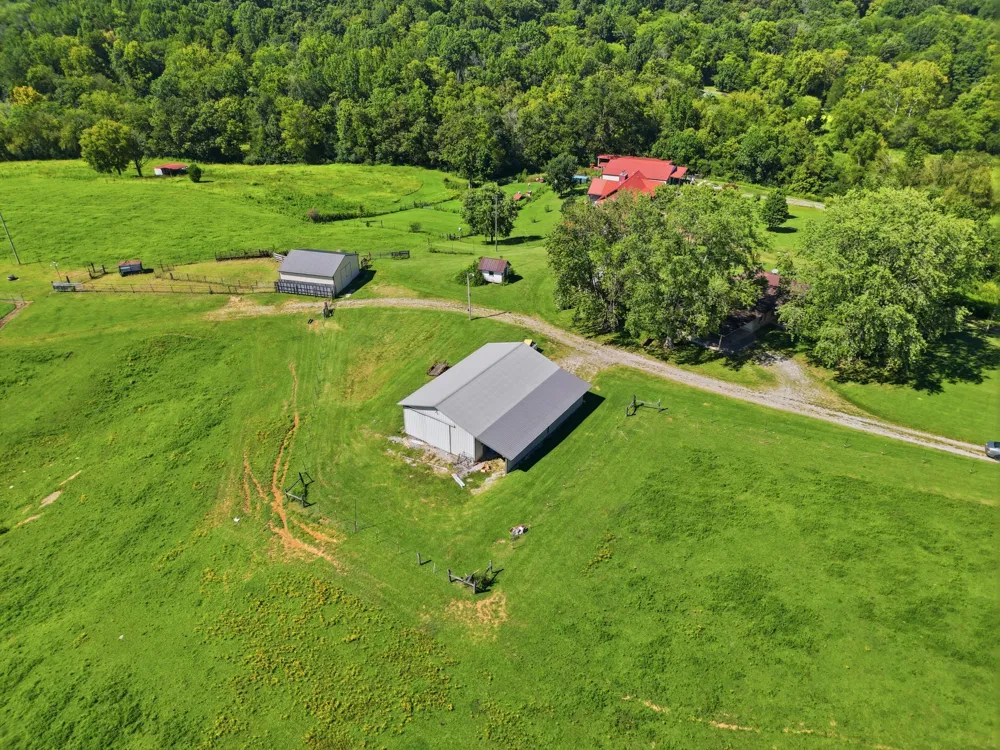 341 Horseshoe Bend Ln Elmwood, TN 38560