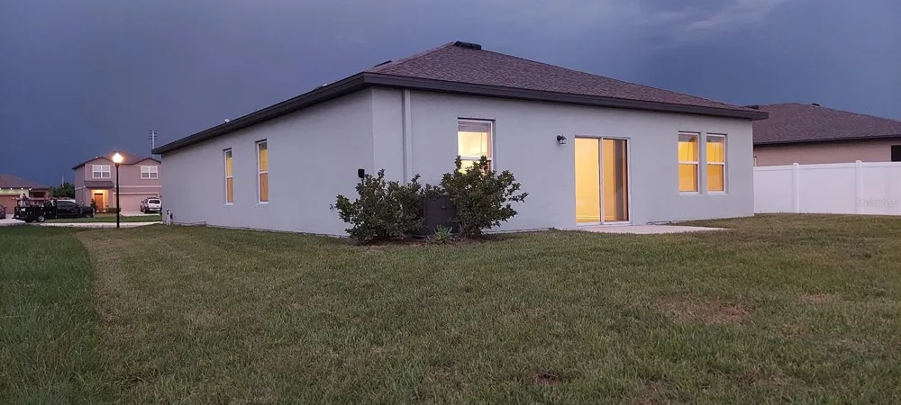 812 KINGS PINE COURT Ruskin, FL 33570