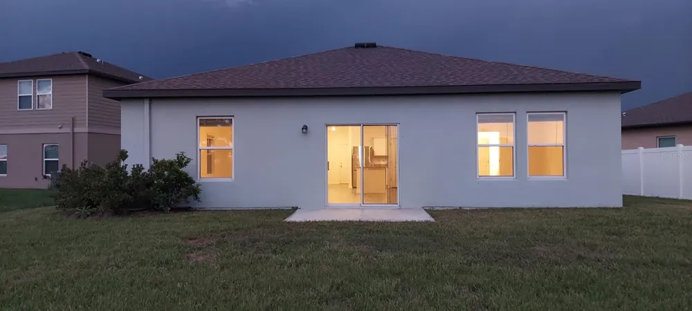 812 KINGS PINE COURT Ruskin, FL 33570