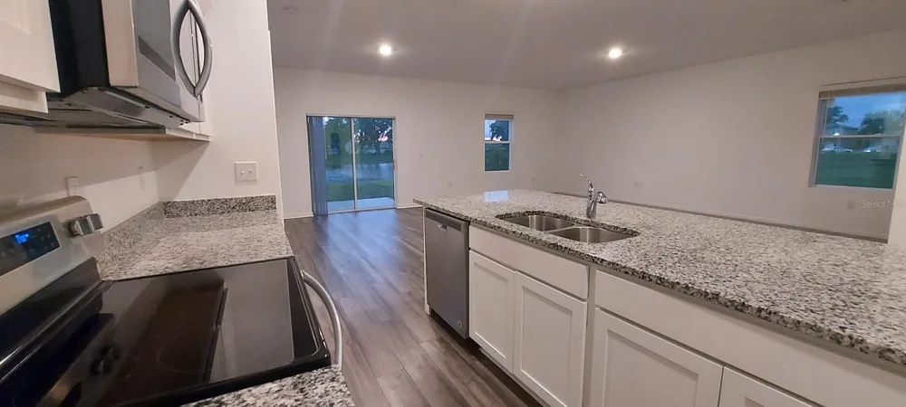 812 KINGS PINE COURT Ruskin, FL 33570