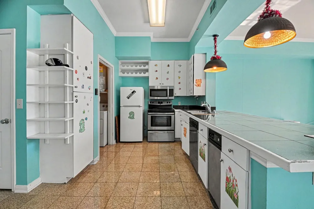 3225 Turtle Creek Boulevard #212 Dallas, TX 75219