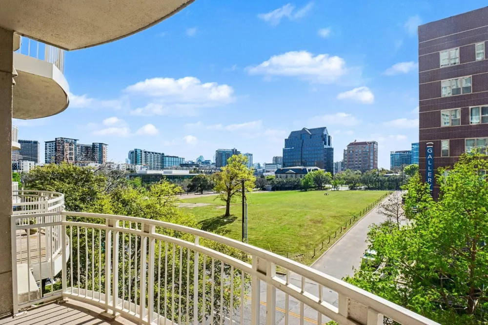 3225 Turtle Creek Boulevard #212 Dallas, TX 75219