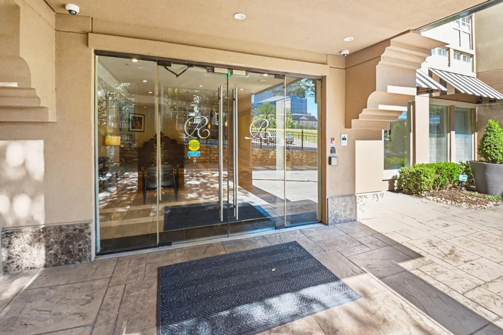 3225 Turtle Creek Boulevard #212 Dallas, TX 75219