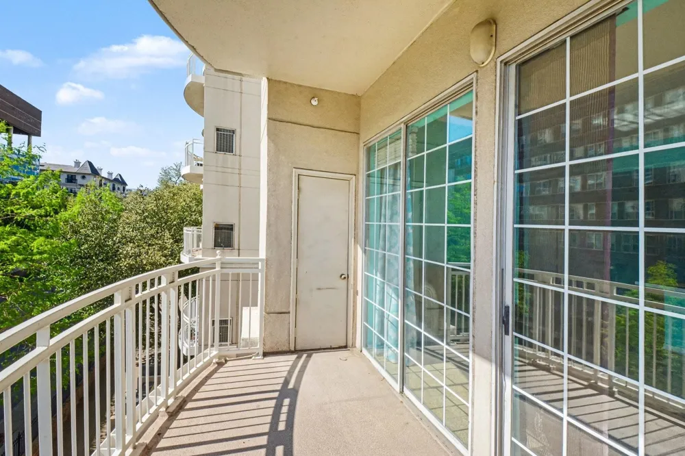 3225 Turtle Creek Boulevard #212 Dallas, TX 75219