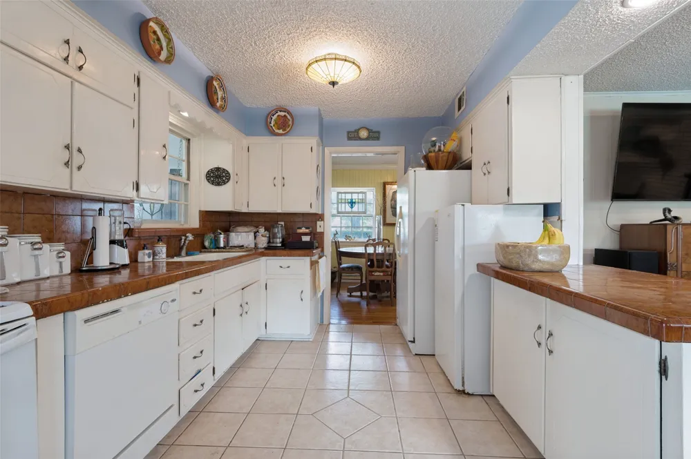 112 W Ireland Drive Irving, TX 75062