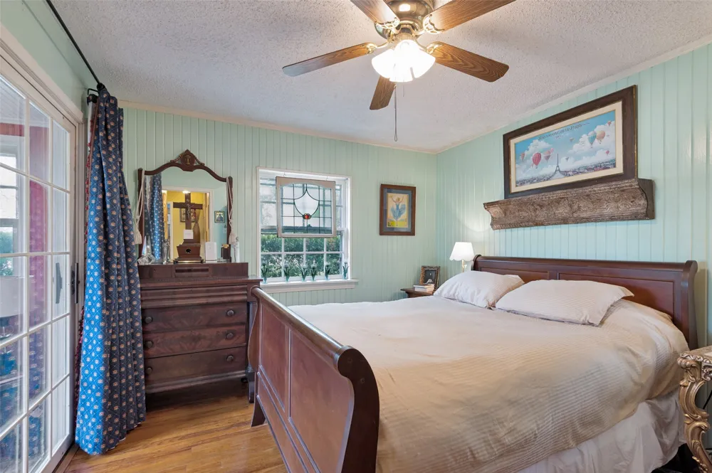 112 W Ireland Drive Irving, TX 75062
