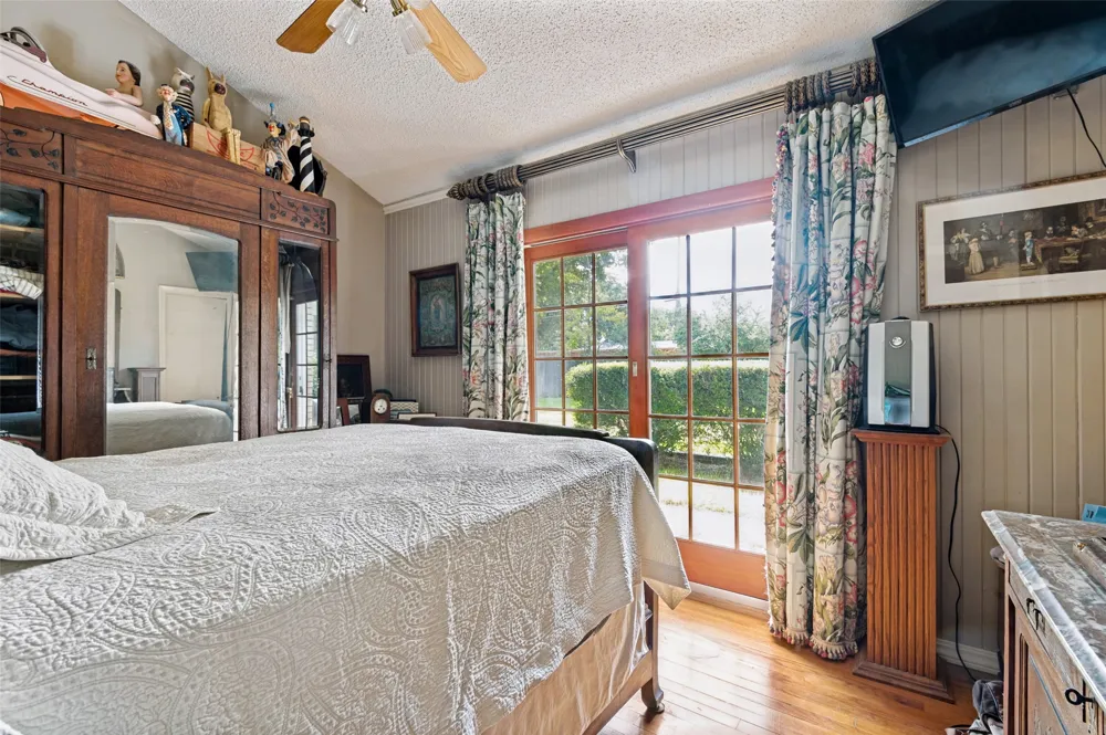 112 W Ireland Drive Irving, TX 75062