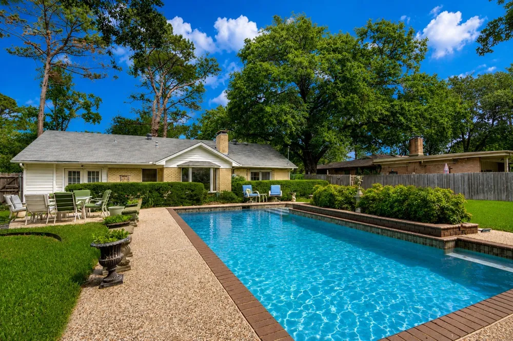 112 W Ireland Drive Irving, TX 75062