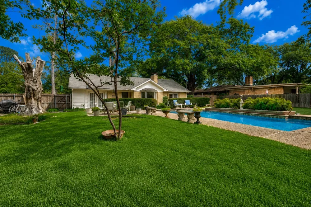 112 W Ireland Drive Irving, TX 75062