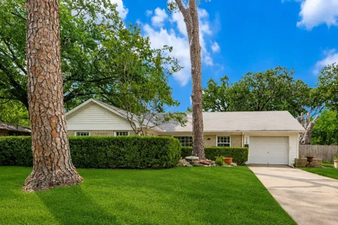 112 W Ireland Drive