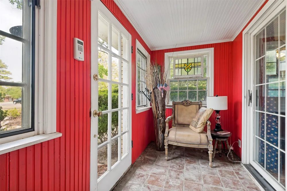 112 W Ireland Drive Irving, TX 75062