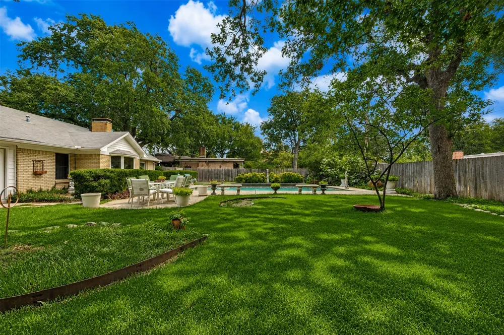 112 W Ireland Drive Irving, TX 75062