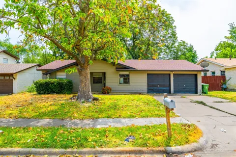 1208 E Timberview Lane