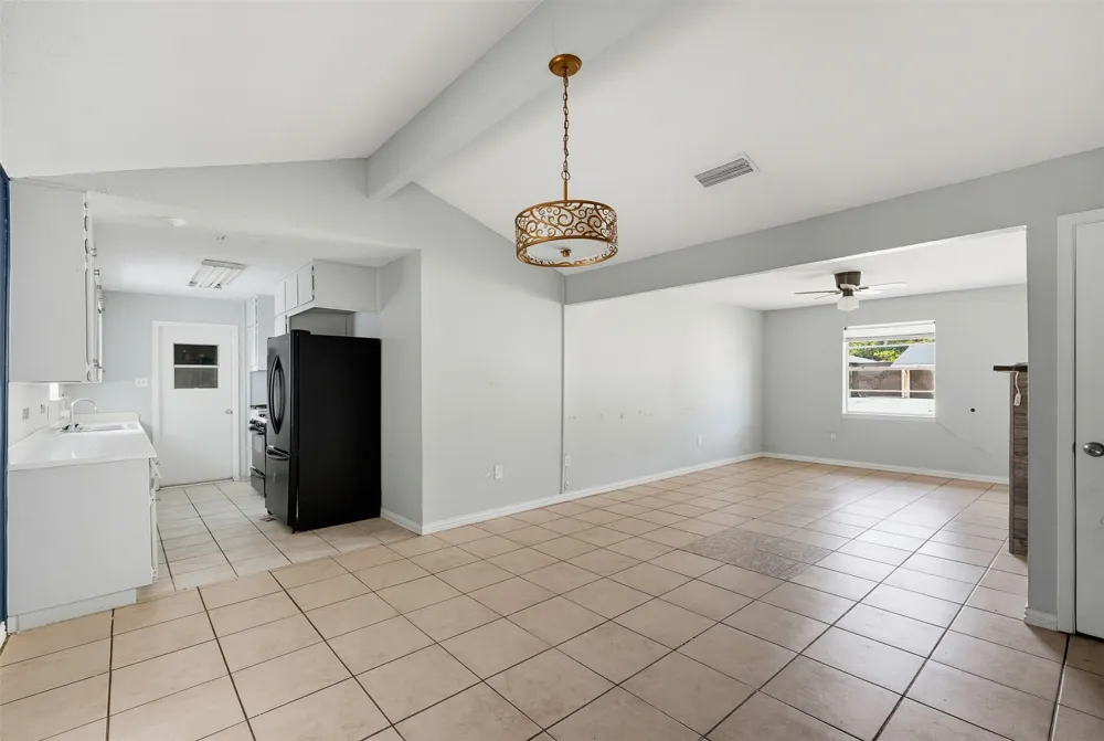 1208 E Timberview Lane Arlington, TX 76014