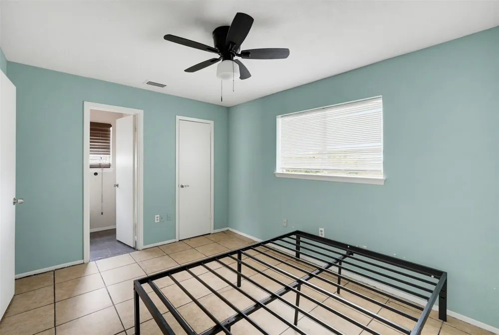 1208 E Timberview Lane Arlington, TX 76014
