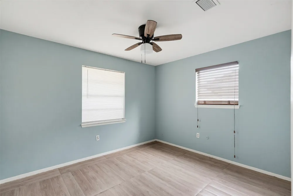 1208 E Timberview Lane Arlington, TX 76014