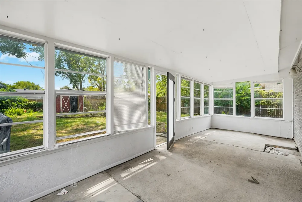1208 E Timberview Lane Arlington, TX 76014