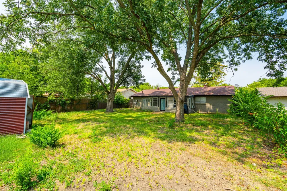 1208 E Timberview Lane Arlington, TX 76014