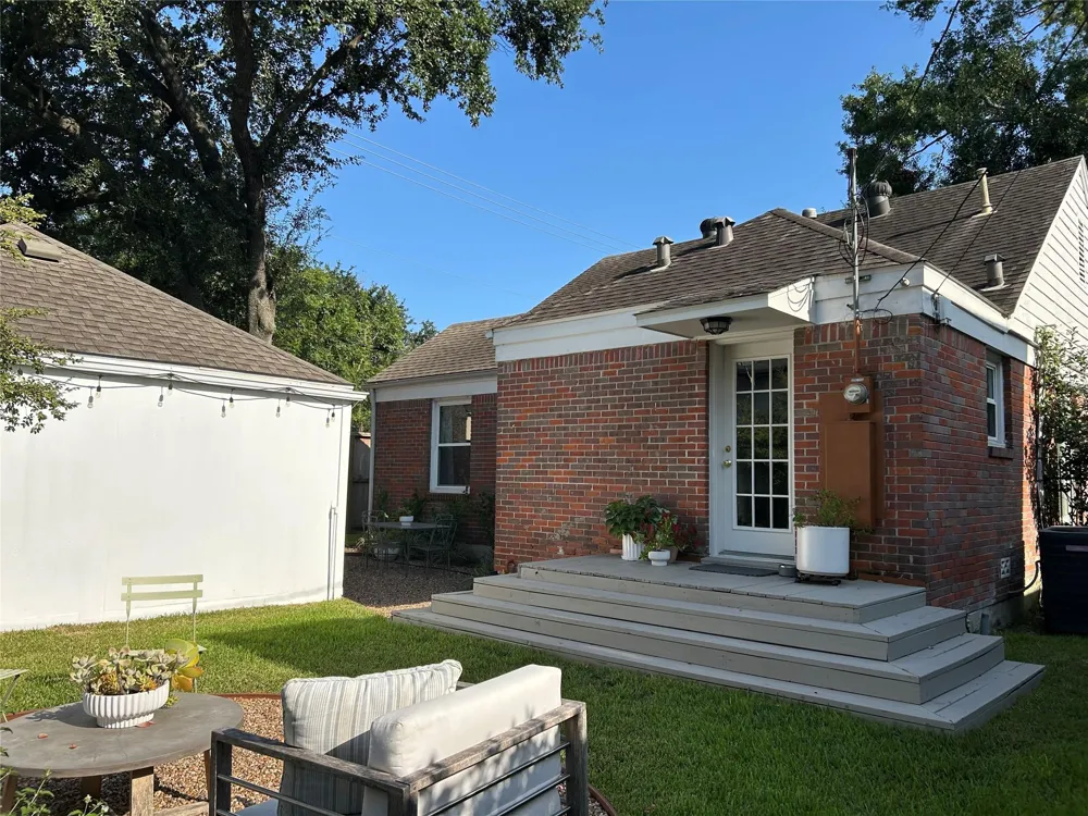 4002 Milton Street West University Place, TX 77005