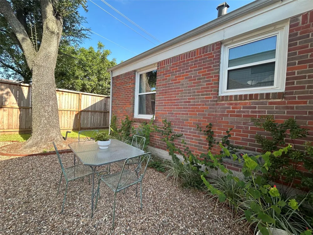 4002 Milton Street West University Place, TX 77005