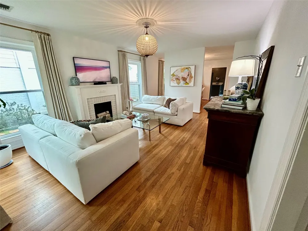 4002 Milton Street West University Place, TX 77005