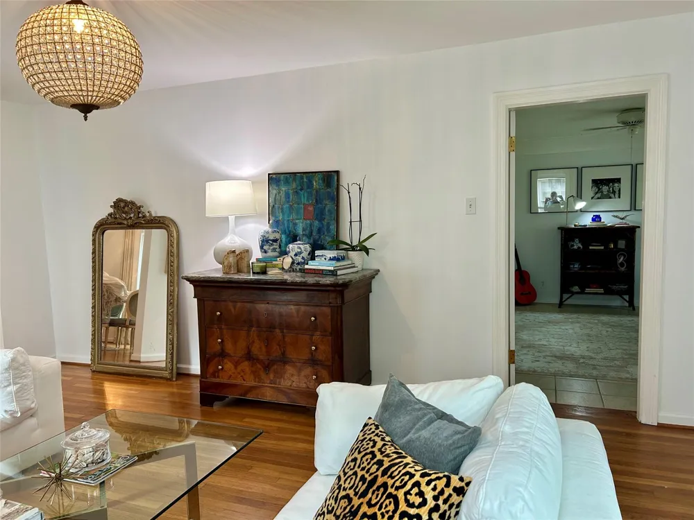 4002 Milton Street West University Place, TX 77005