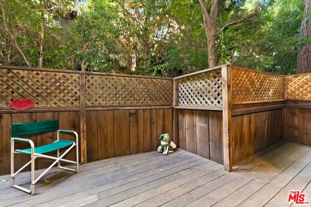 11616 Chenault Street #11 Los Angeles, CA 90049