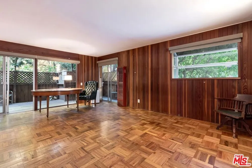 11616 Chenault Street #11 Los Angeles, CA 90049
