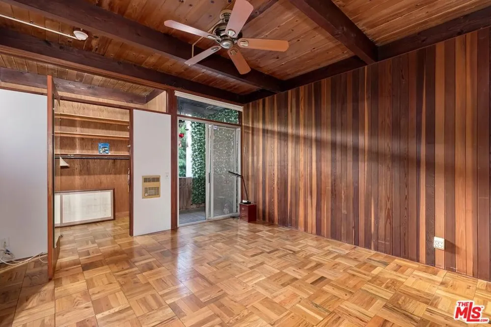 11616 Chenault Street #11 Los Angeles, CA 90049