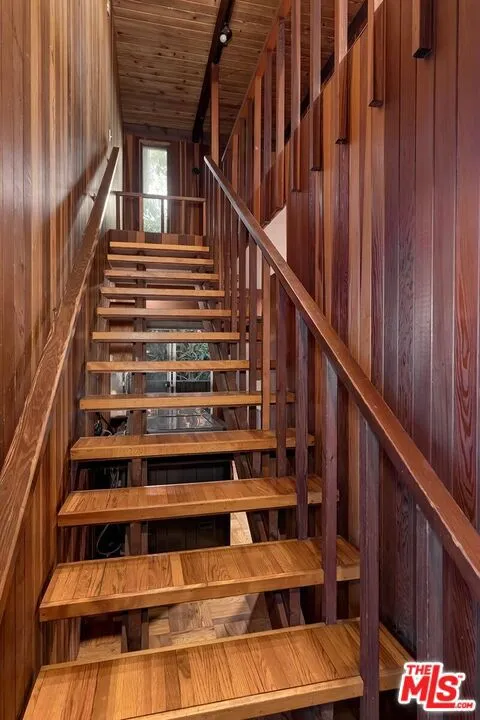 11616 Chenault Street #11 Los Angeles, CA 90049
