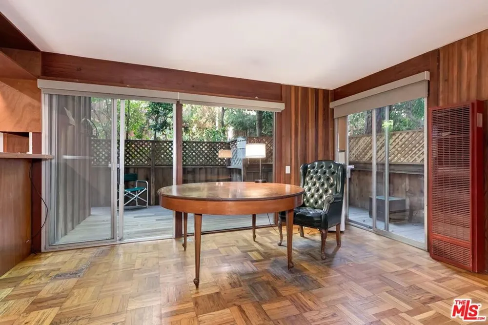 11616 Chenault Street #11 Los Angeles, CA 90049