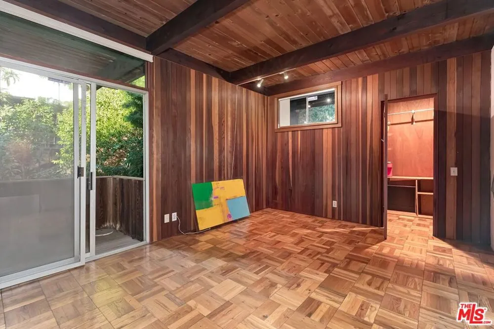 11616 Chenault Street #11 Los Angeles, CA 90049