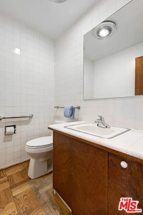 11616 Chenault Street #11 Los Angeles, CA 90049