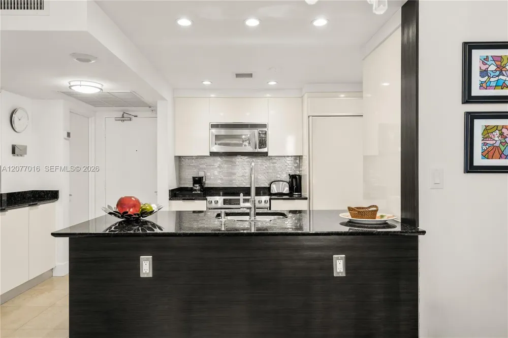 10275 Collins Ave #611 Bal Harbour, FL 33154