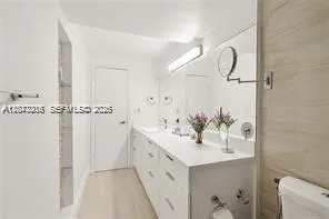 10275 Collins Ave #611 Bal Harbour, FL 33154