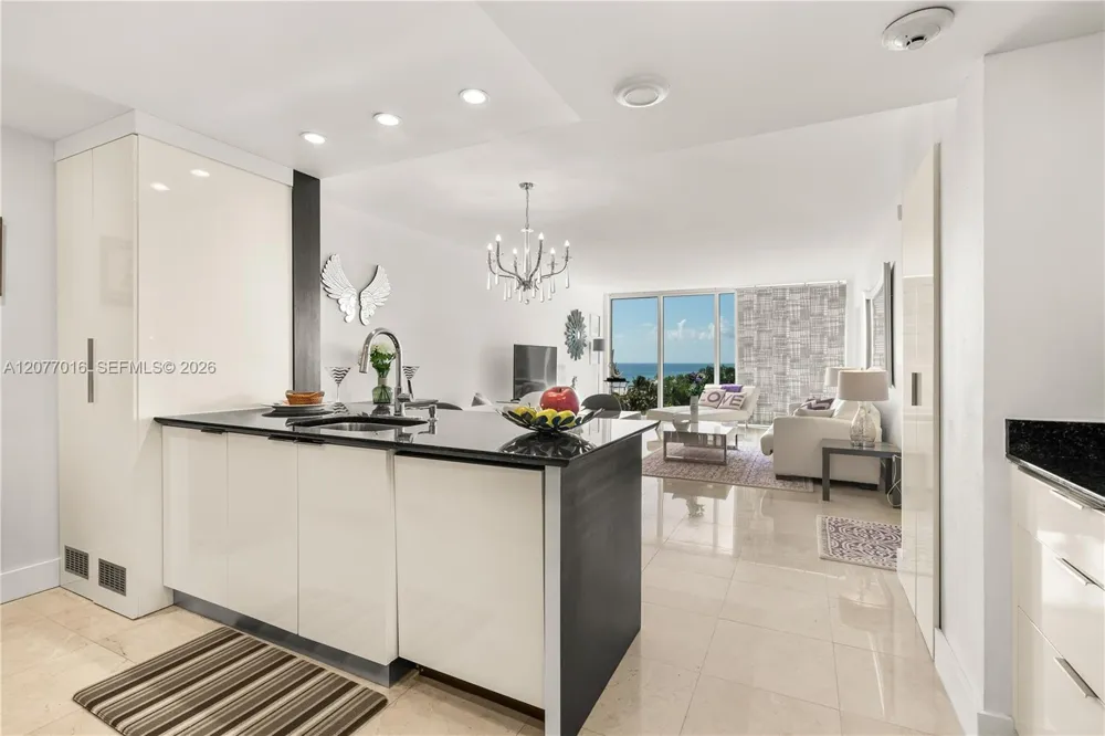 10275 Collins Ave #611 Bal Harbour, FL 33154