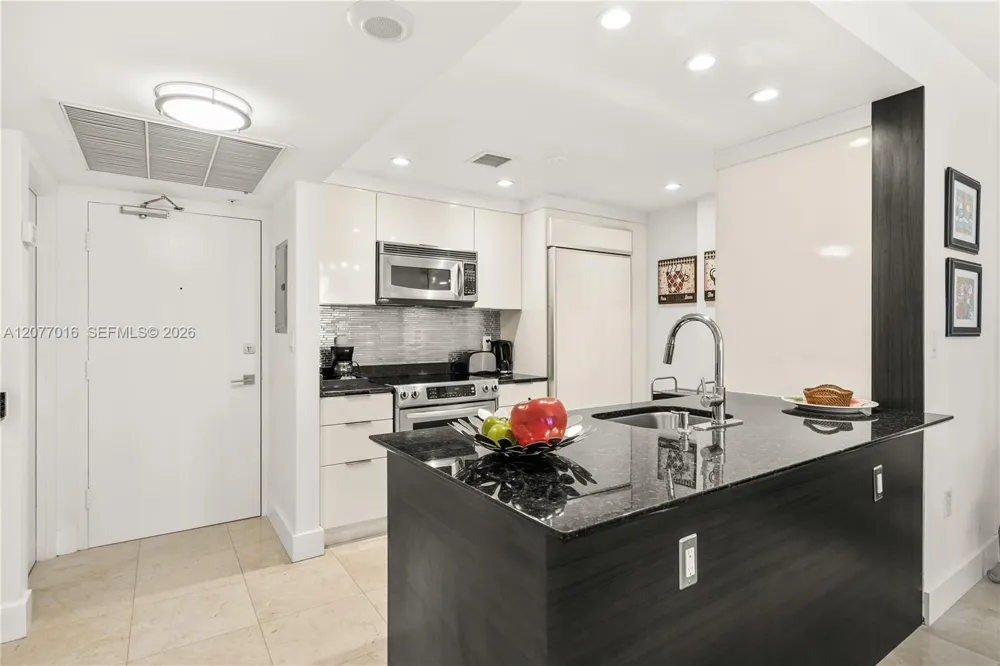 10275 Collins Ave #611 Bal Harbour, FL 33154