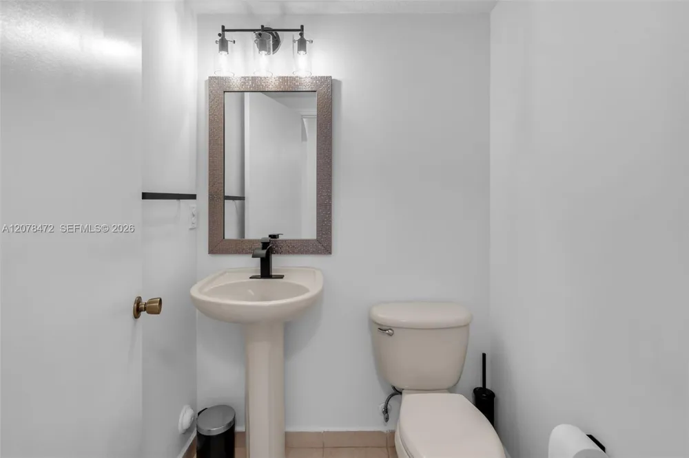 4956 Leeward Ln #3804 Dania Beach, FL 33312