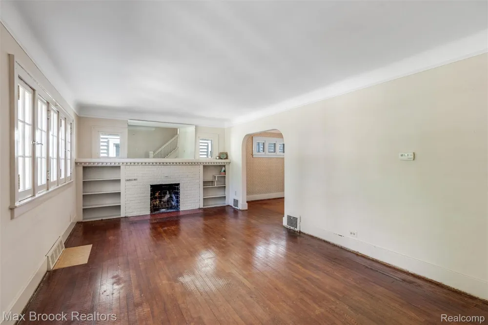 37 Hanover Road Pleasant Ridge City, MI 48069