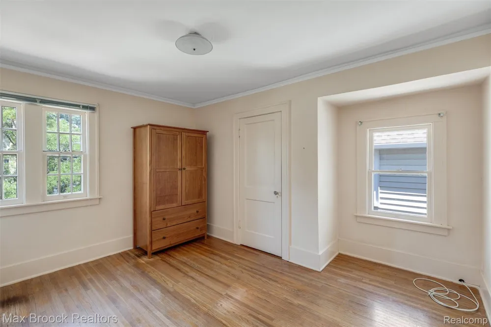 37 Hanover Road Pleasant Ridge City, MI 48069