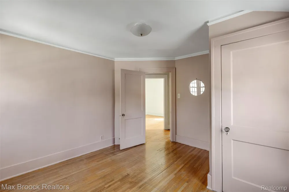 37 Hanover Road Pleasant Ridge City, MI 48069